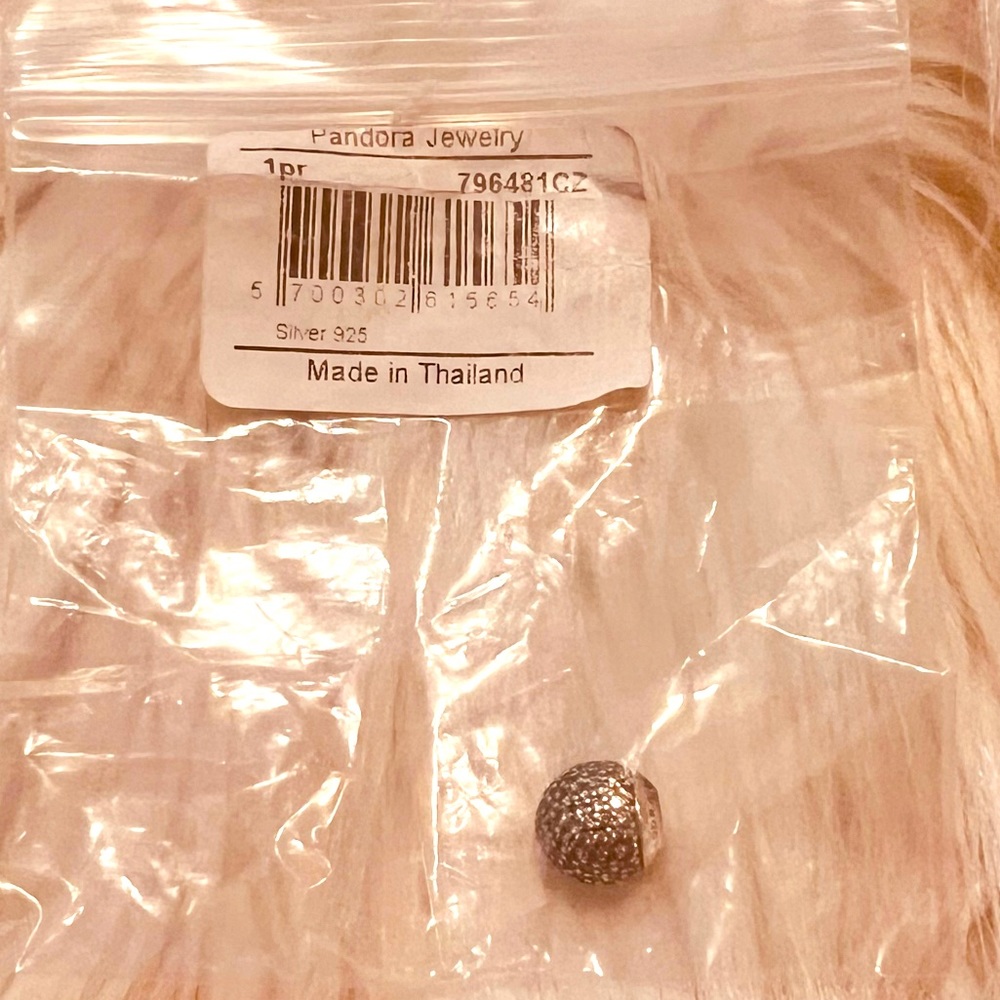 PANDORA® anyone else missing just one side of this pair 🤣